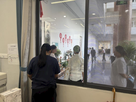 赤心躬行，礼敬师者——商学院组织入党积极分子开展“躬行实践谢师恩，模范带头我先行”劳动实践