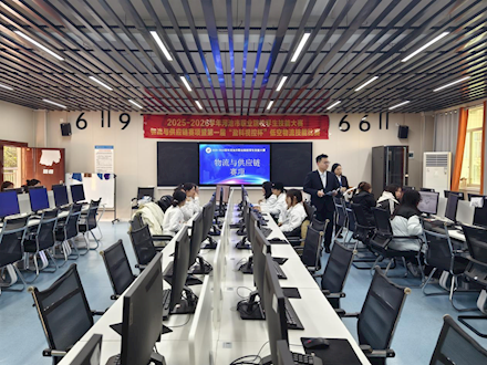低空物流 人才共育——商学院成功承办河池市职业院校低空物流技能大赛并举行校企合作座谈